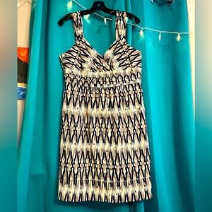 Ann Taylor sleeveless design dress w/pockets size 12